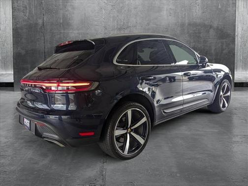2022 Porsche Macan Base