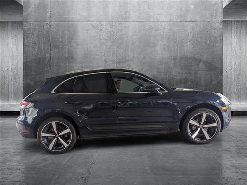 2022 Porsche Macan Base