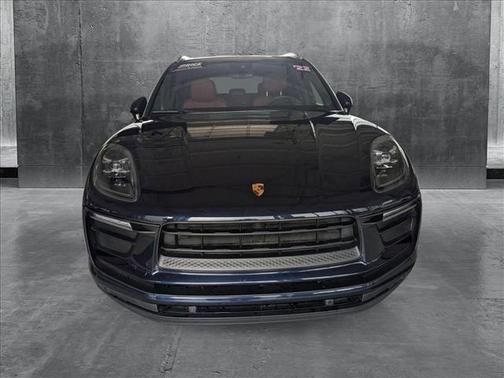 2022 Porsche Macan Base