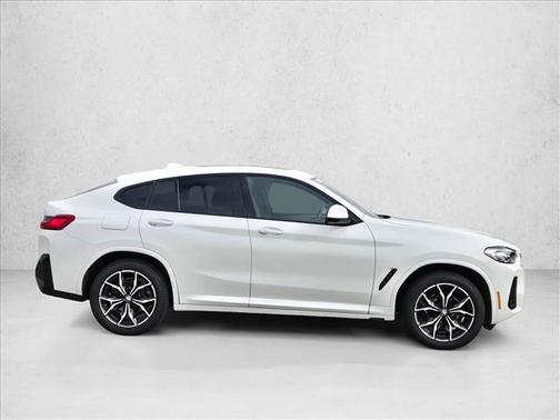 2025 BMW X4 xDrive30i