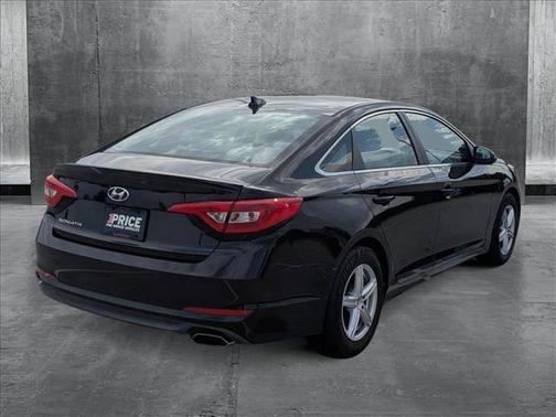 2017 Hyundai SONATA SE