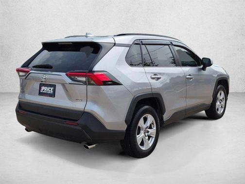 Silver Sky Metallic 2021 Toyota RAV4 XLE