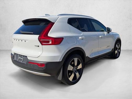 2019 Volvo XC40 T5 Momentum