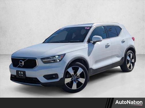 2019 Volvo XC40 T5 Momentum