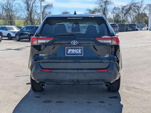 2022 Toyota RAV4 LE