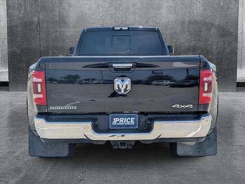 2020 RAM 3500 Laramie Crew Cab 4x4 8' Box