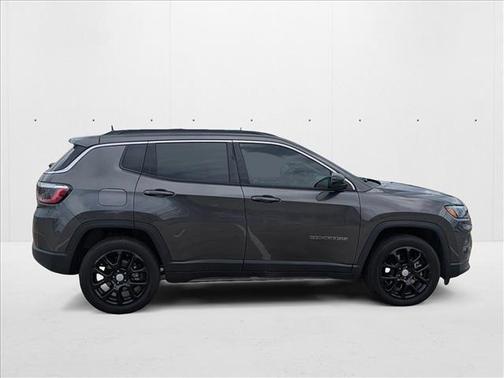 2024 Jeep Compass Latitude Lux