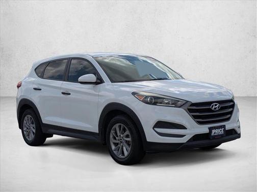 Dazzling White 2016 Hyundai TUCSON SE
