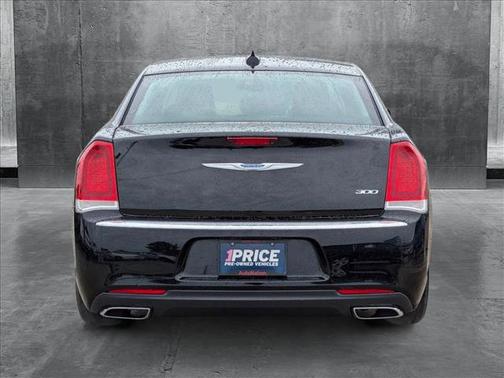 2018 Chrysler 300 Touring
