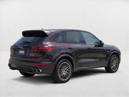2017 Porsche Cayenne Platinum Edition