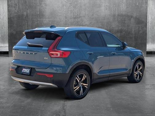 2023 Volvo XC40 B4 Core