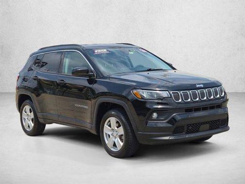 Diamond Black Crystal Pearlcoat 2022 Jeep Compass Latitude