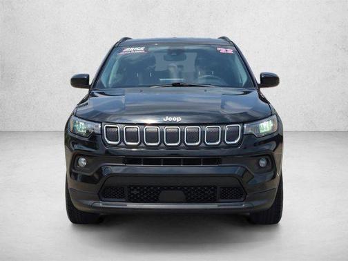 Diamond Black Crystal Pearlcoat 2022 Jeep Compass Latitude