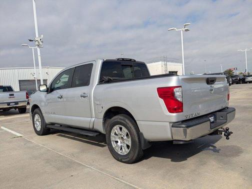 2019 Nissan Titan SV
