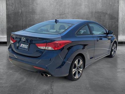 2013 Hyundai ELANTRA SE