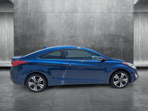 2013 Hyundai ELANTRA SE