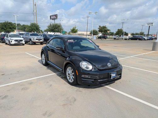2018 Volkswagen Beetle 2.0T SE