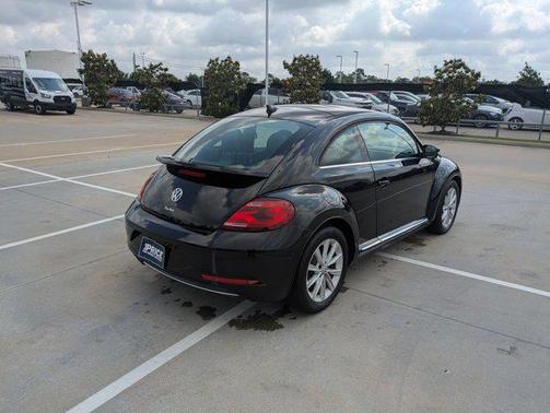 2018 Volkswagen Beetle 2.0T SE