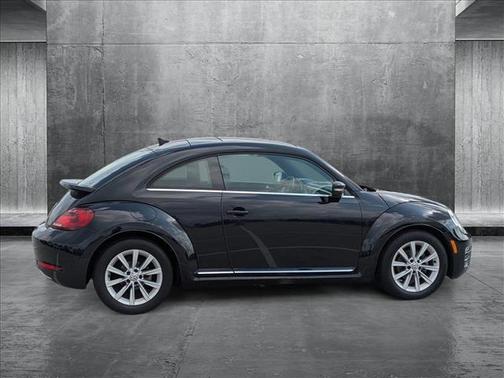 2018 Volkswagen Beetle 2.0T SE