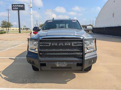 2022 RAM 2500 Tradesman Crew Cab 4x4 8' Box