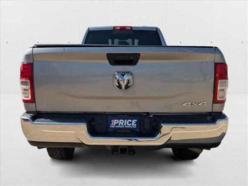 2022 RAM 2500 Tradesman Crew Cab 4x4 8' Box