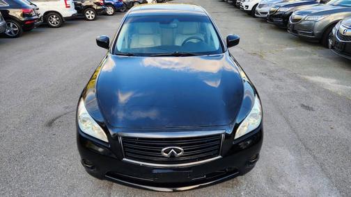 2011 INFINITI M56x Base