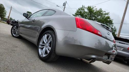2009 INFINITI G37x Base