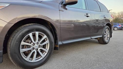 2015 Nissan Pathfinder SV