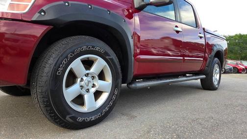 Burgundy 2004 Nissan Titan SE Crew Cab