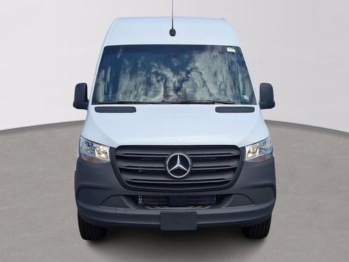 Arctic White - 9147 2026 Mercedes-Benz Sprinter 2500 Cargo 170 WB