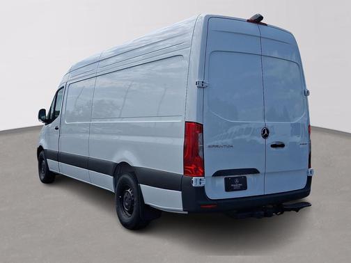 Arctic White - 9147 2026 Mercedes-Benz Sprinter 2500 Cargo 170 WB