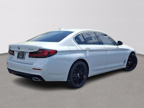 Mineral White Metallic 2022 BMW 530 i xDrive