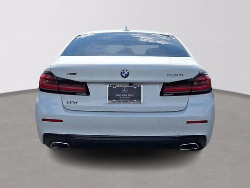 Mineral White Metallic 2022 BMW 530 i xDrive