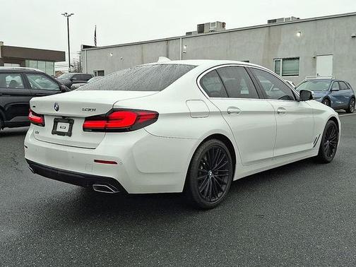 Mineral White Metallic 2022 BMW 530 i xDrive