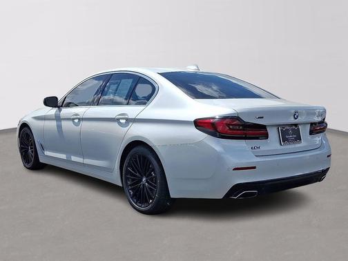 Mineral White Metallic 2022 BMW 530 i xDrive
