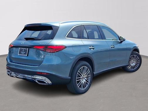 Verde Silver Metallic 2026 Mercedes-Benz GLC 300 4MATIC