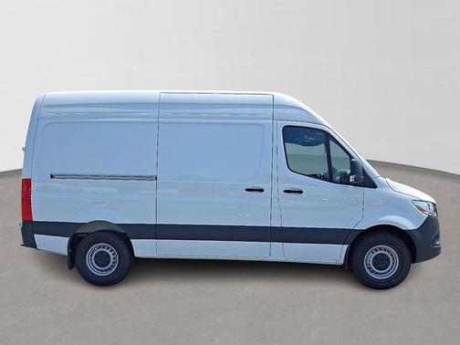 2025 Mercedes-Benz Sprinter 2500 Standard Roof