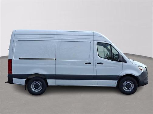 2025 Mercedes-Benz Sprinter 2500 Standard Roof