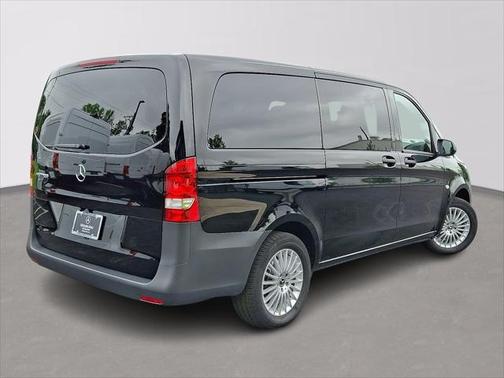 2023 Mercedes-Benz Metris Base