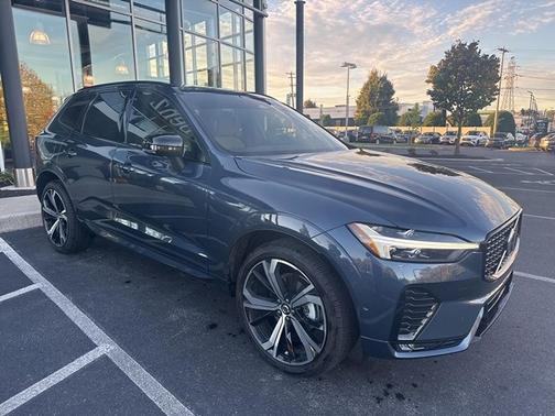 2025 Volvo XC60 B5 Ultra