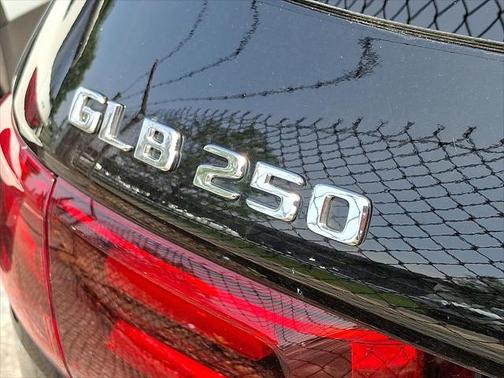 2024 Mercedes-Benz GLB 250 4MATIC