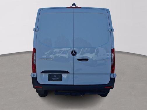 Arctic White - 9147 2026 Mercedes-Benz Sprinter 2500 Cargo 144 WB
