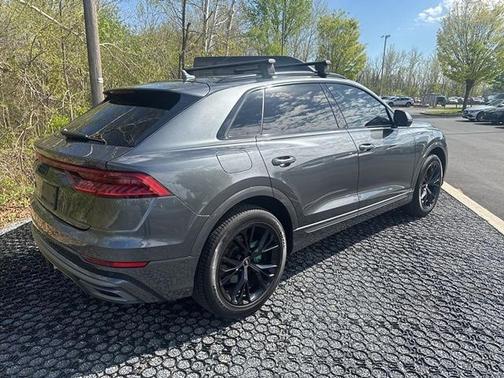 Daytona Gray Pearl Effect 2021 Audi Q8 55 Premium Plus