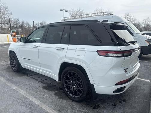 2025 Jeep Grand Cherokee Summit