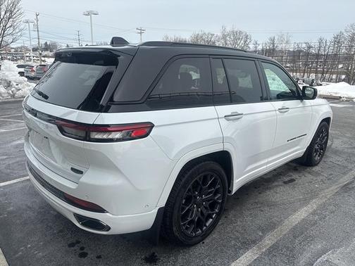 2025 Jeep Grand Cherokee Summit