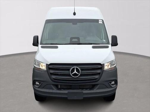 2025 Mercedes-Benz Sprinter 2500 Standard Roof