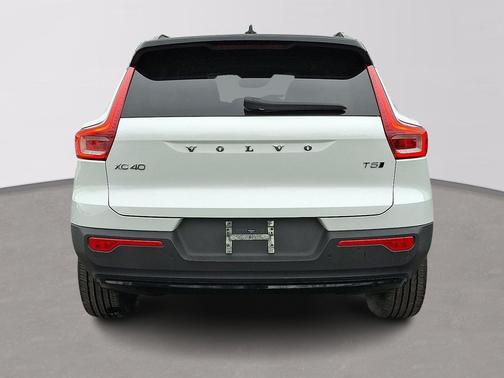 2021 Volvo XC40 T5 R-Design