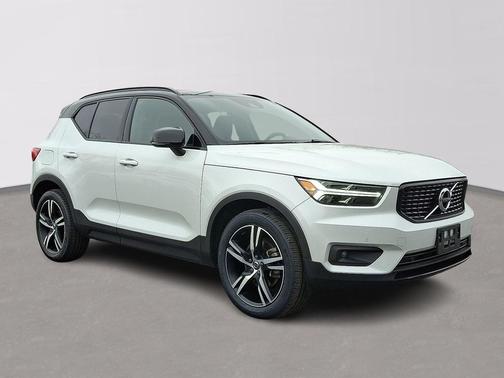 2021 Volvo XC40 T5 R-Design