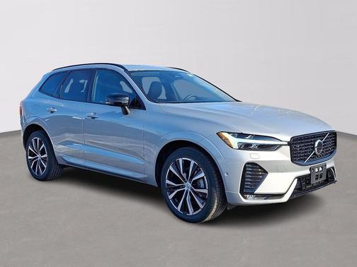 2023 Volvo XC60 B5 Plus Dark Theme