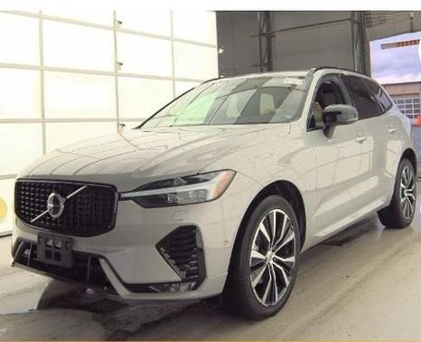 2023 Volvo XC60 B5 Plus Dark Theme